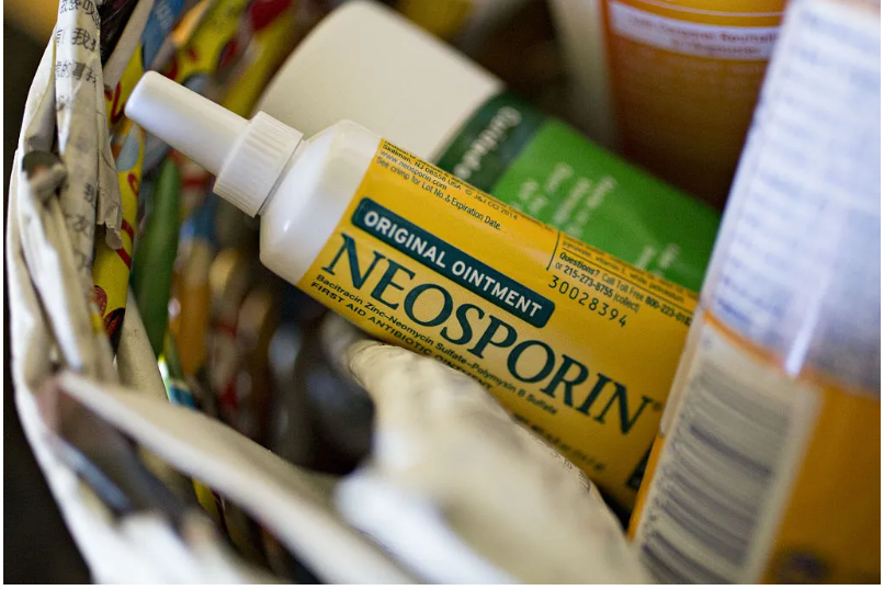 在鼻腔中涂抹点点淘软膏（Neosporin）真的可以帮助预防病毒感染吗？